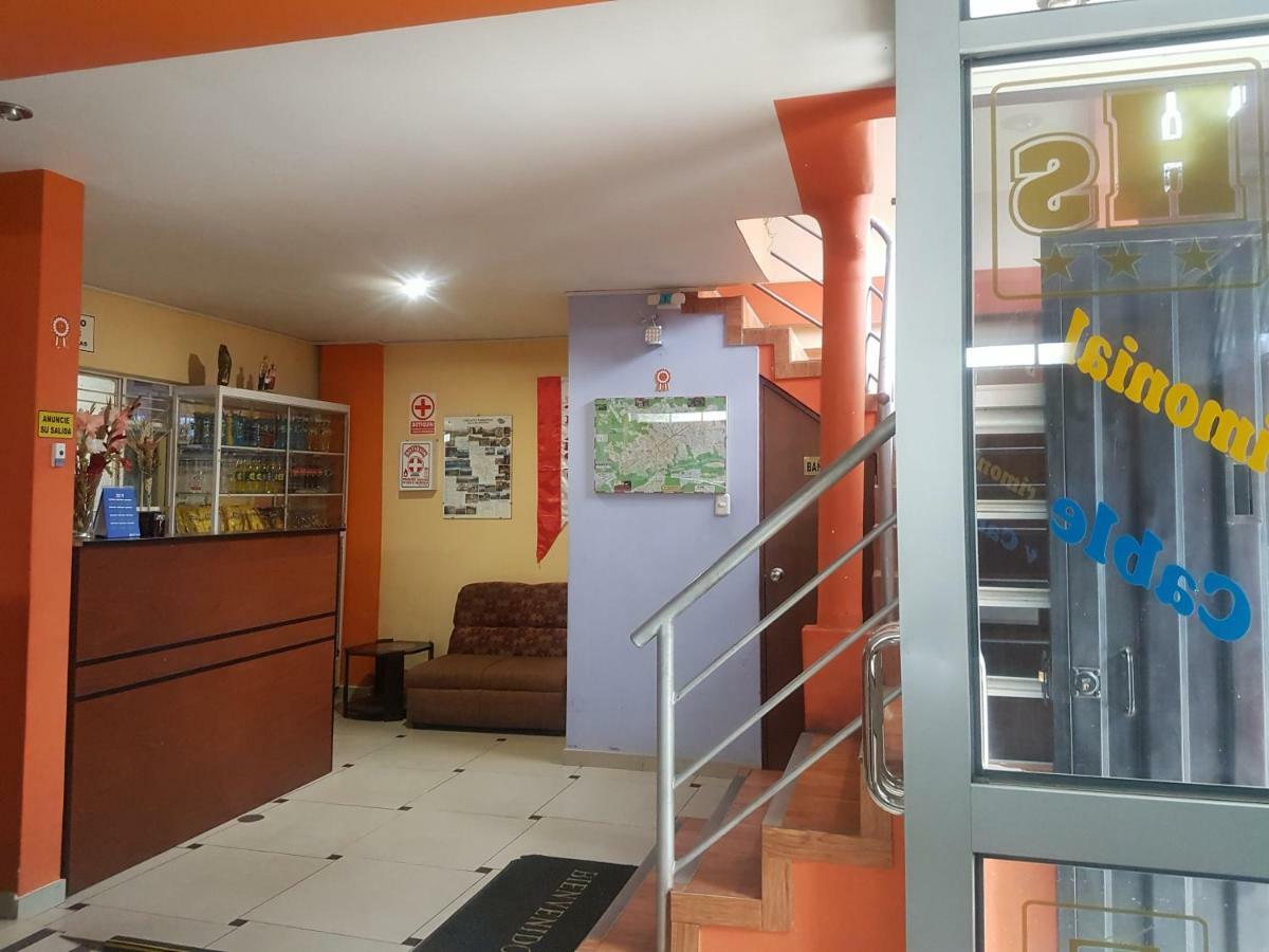 Hostal Los Pinos Хуанкайо Екстериор снимка